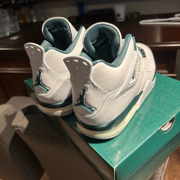 Air Jordan 4 - Picture 4 of 5